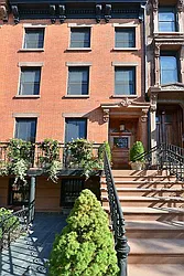 Rented by R New York