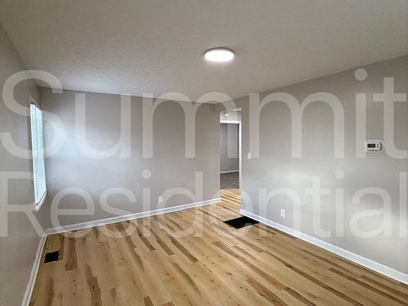 3rd image of 3005 Linwood Ave