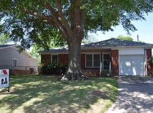 2013 Choctaw Ave, Ardmore, OK 73401