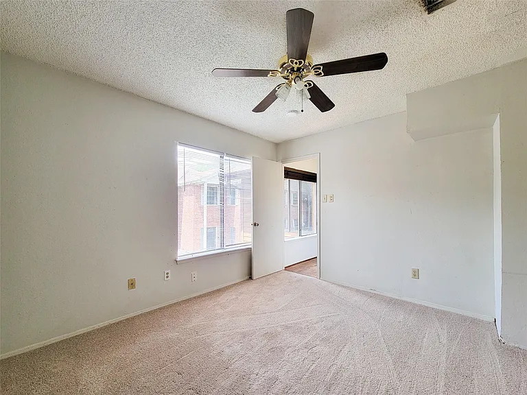 3020 Windchase Blvd — Photo 32