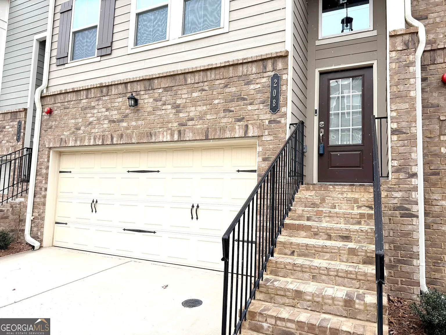 4 bed, 3.5 bath, 2464 sqft, $3,600 — Photo 2