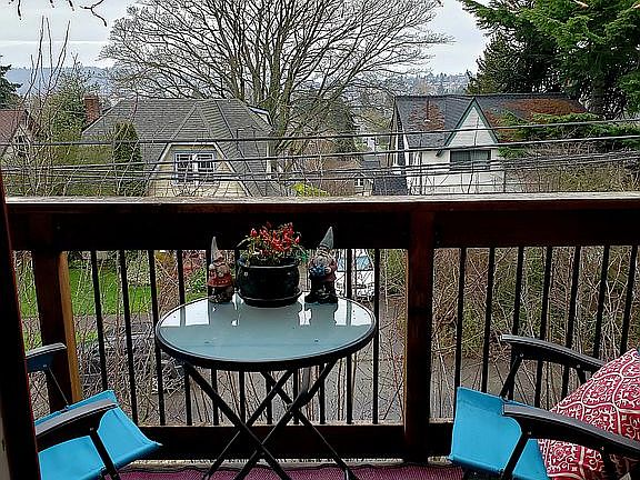 Balcony outside Living Rm