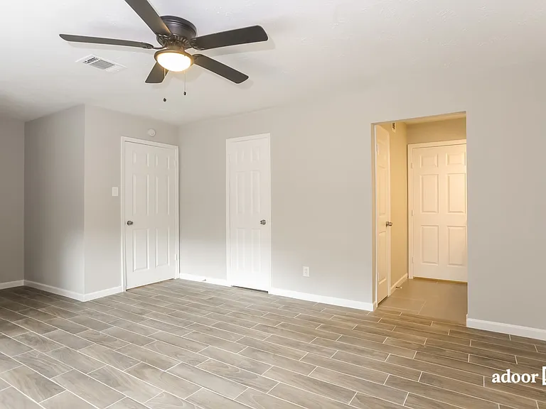10215 Golden Meadow Dr — Photo 11
