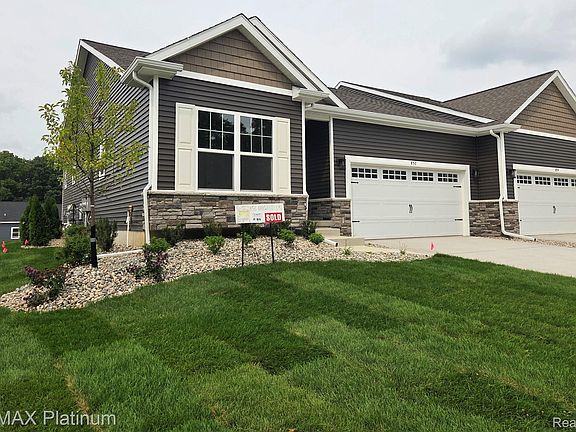 2nd image of 834 Oakwood Cir #35