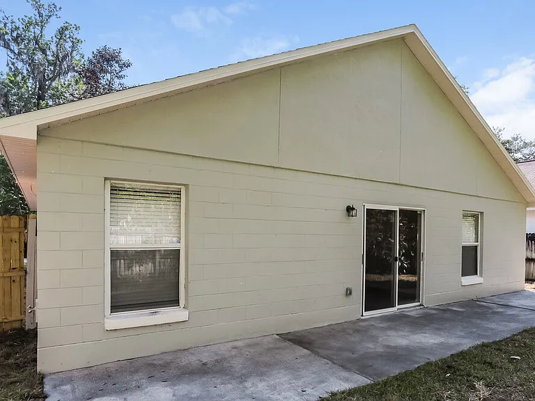 130 Kinney Ct — Photo 15