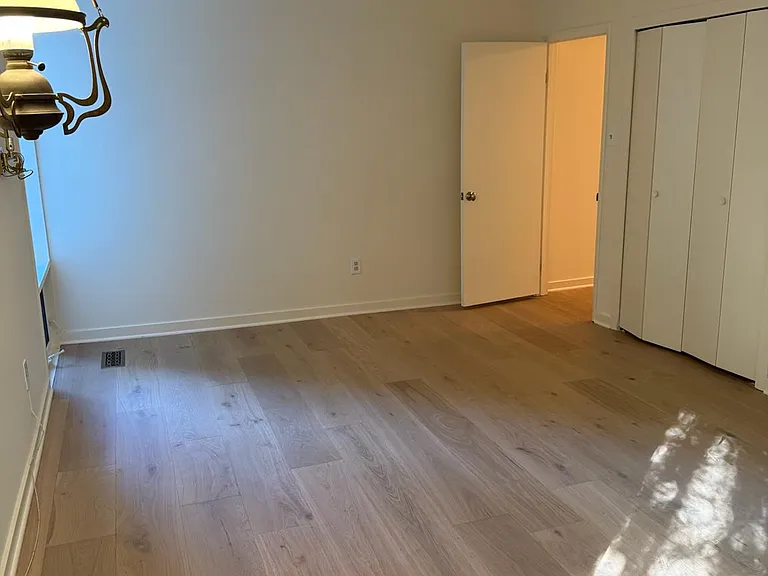 2111 Mason Hill Dr — Photo 19