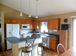 907 D C Ct SE, Pine Island, MN 55963