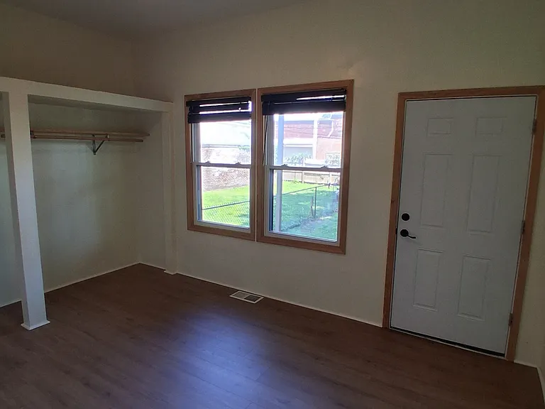 1086 S Newstead Ave #2 — Photo 15