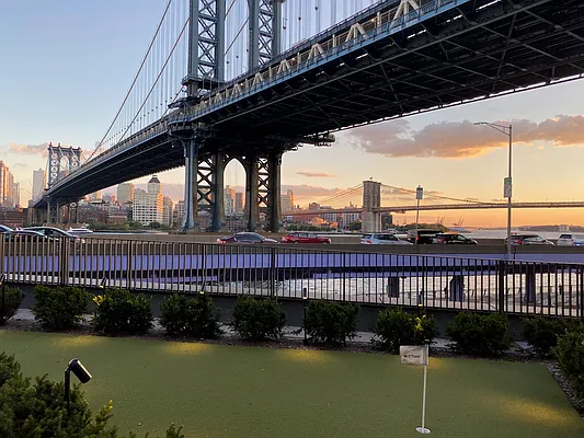 Rented by Gulia Wang, LREB | media 93