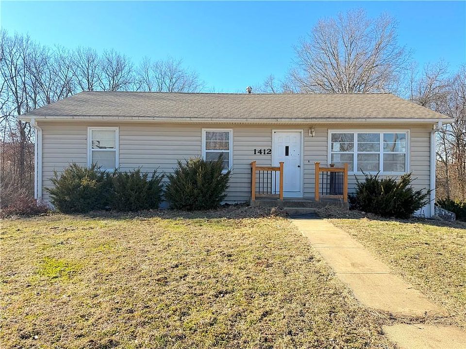 1st image of 1412 Ridgeway Dr