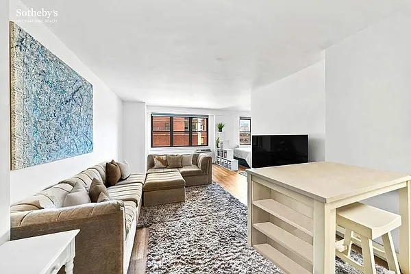 Rented by Sotheby's International Realty | media 33