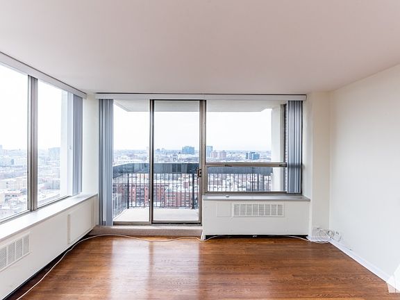 5th image of 1455 N Sandburg Ter APT 2101