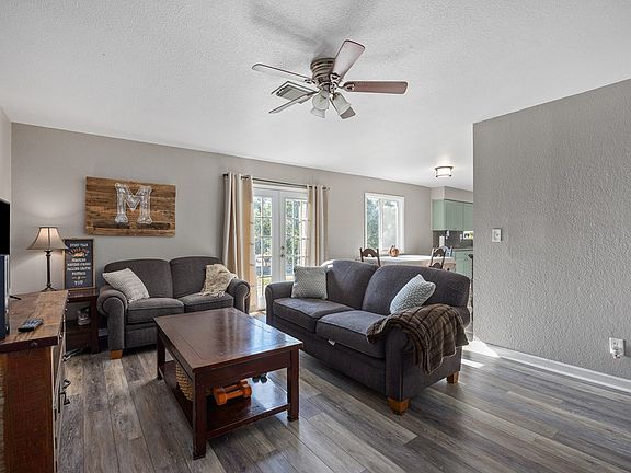 3rd image of 1522 Nixon Ln