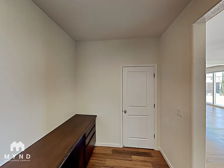2367 Hancock Dr — Photo 37