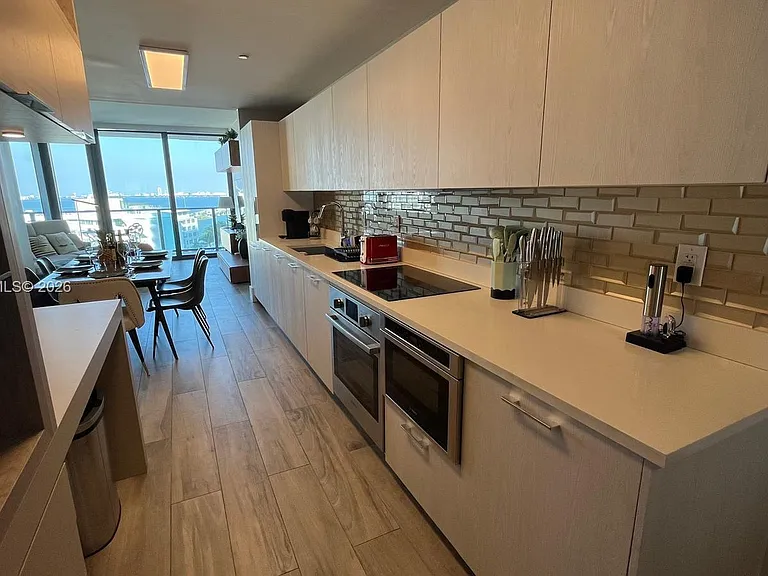 501 NE 31st St #1201 — Photo 5