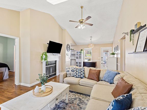 5th image of 105 Heathcote Ct