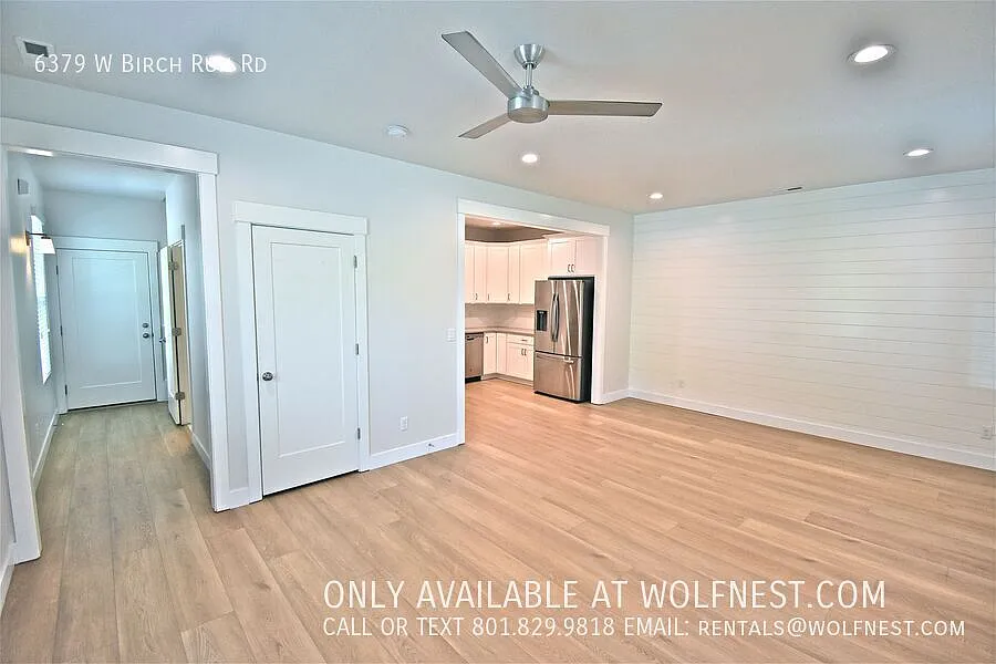 3 bed, 2.5 bath, 1656 sqft, $2,295 — Photo 2