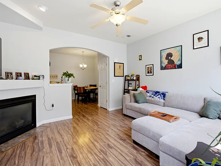 3329 Apple Blossom Ln — Photo 3