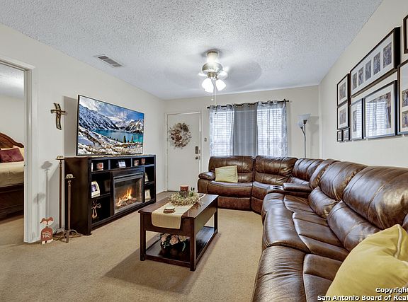 5th image of 1051 COUNTRY CLUB DR #J-35