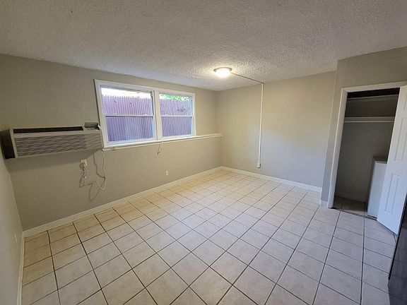 4th image of 31 Austin St APT 6A