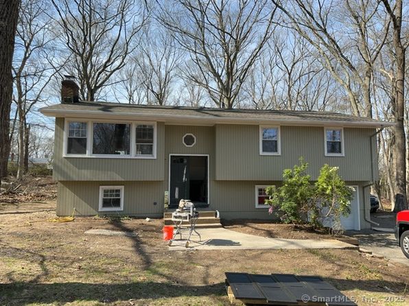 9 West Dr, Gales Ferry, CT 06335