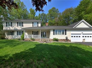 81 Kent Ln, Trumbull, CT 06611