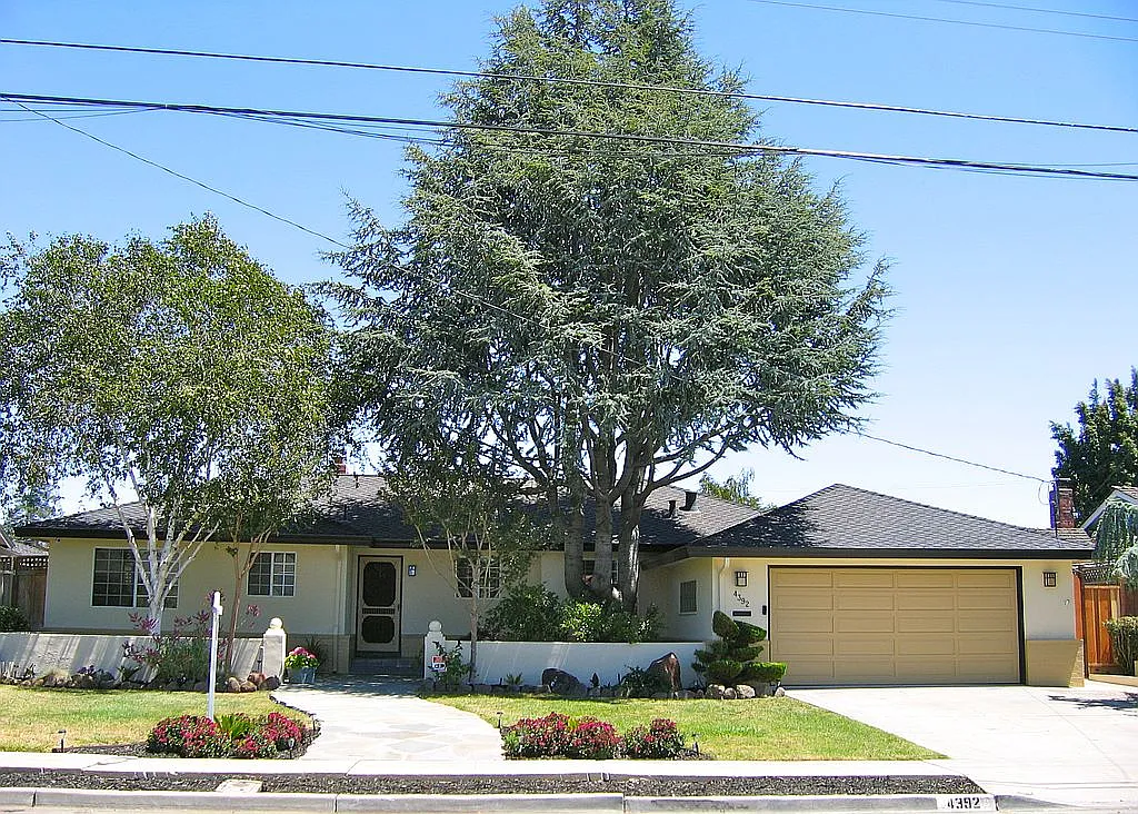 4392 Grover Dr photo 1