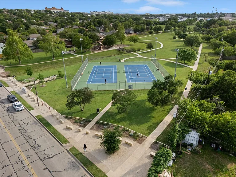 2209 Stirrup Dr — Photo 24