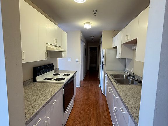 4th image of 190 N Washington St #C2