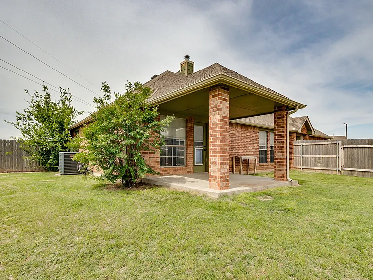 2508 Tyler Ln — Photo 25