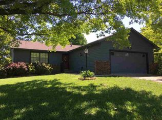 2500 SW Kingsrow Rd, Topeka, KS 66614