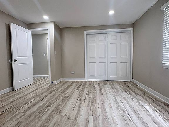 5th image of 2460 Leslie Ln