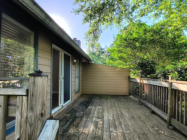 47 Lake Shore Dr — Photo 8