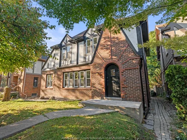 2163 Victoria Ave, Windsor, ON N8X 1P8