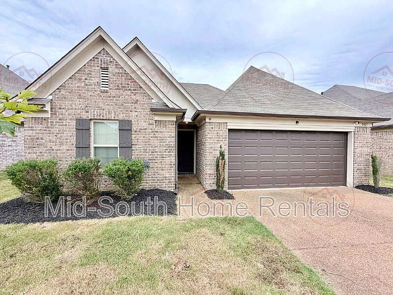 4 bed, 2.0 bath, 1725 sqft, $1,895 — Photo 2