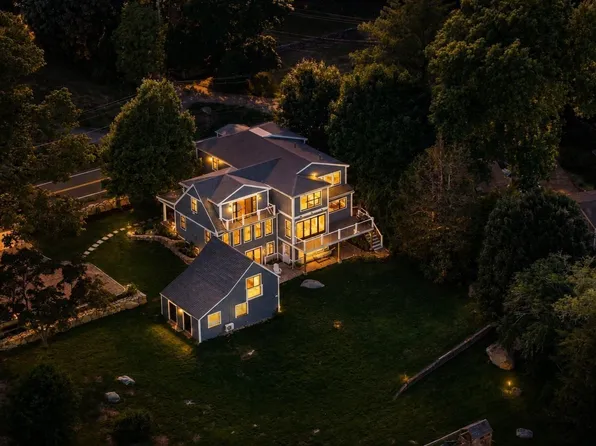 392 S Main St, Cohasset, MA 02025