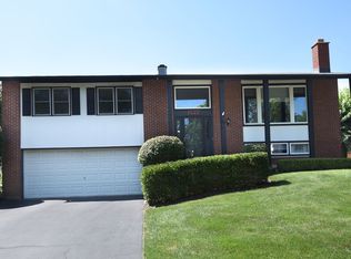 1527 Idaho Pl, Elk Grove Village, IL 60007