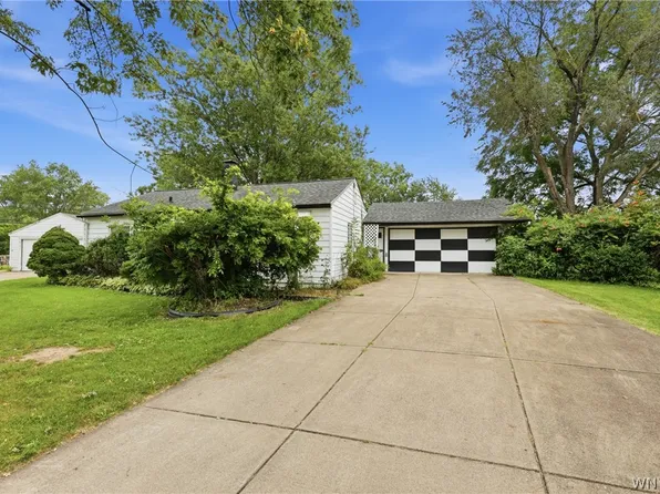 22 Cornell Ct, Tonawanda, NY 14150