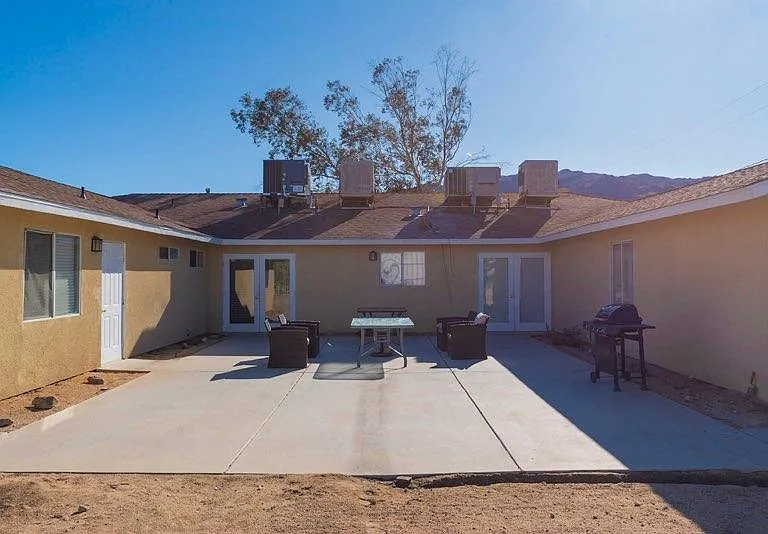 6580 Desert Queen Ave — Photo 3