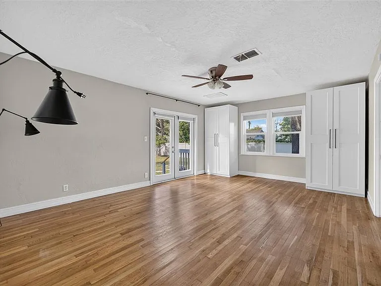 800 W Smith St — Photo 27