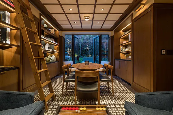 Sold by Stribling | media 13