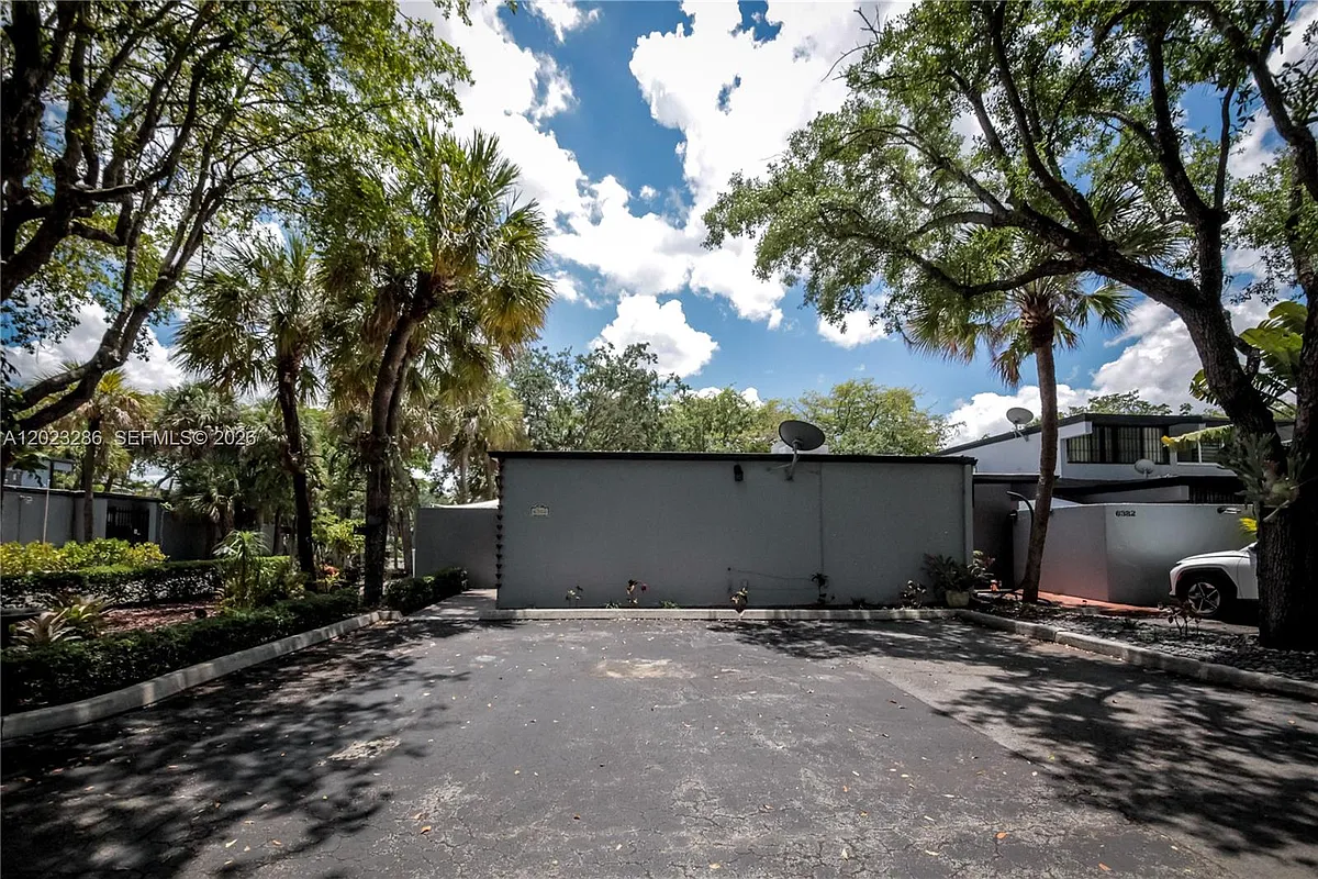 Building Photo - 6380 Jack Rabbit Ln