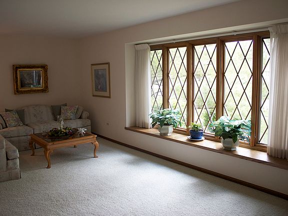 2nd image of 713 Brookside Ln