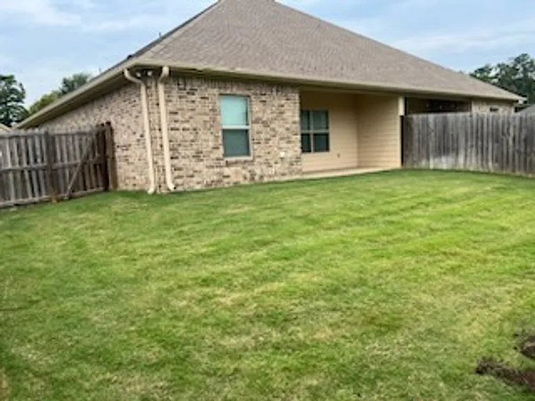 3923 Mobley Cir — Photo 17