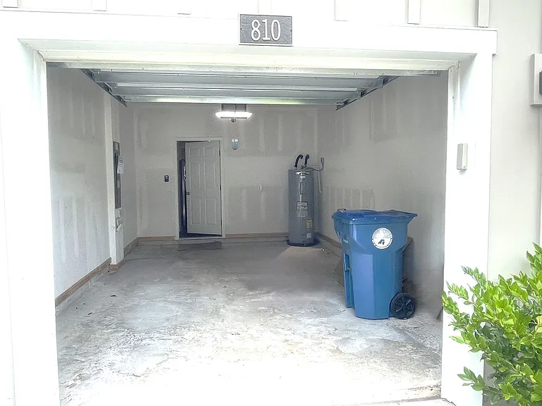 810 Capitol Pkwy — Photo 17