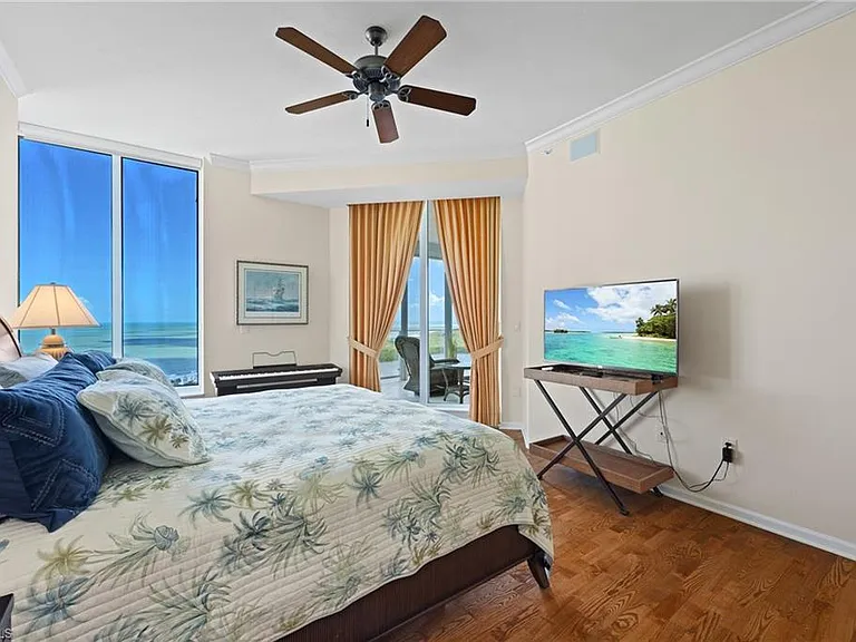 60 Seagate Dr #105 — Photo 12