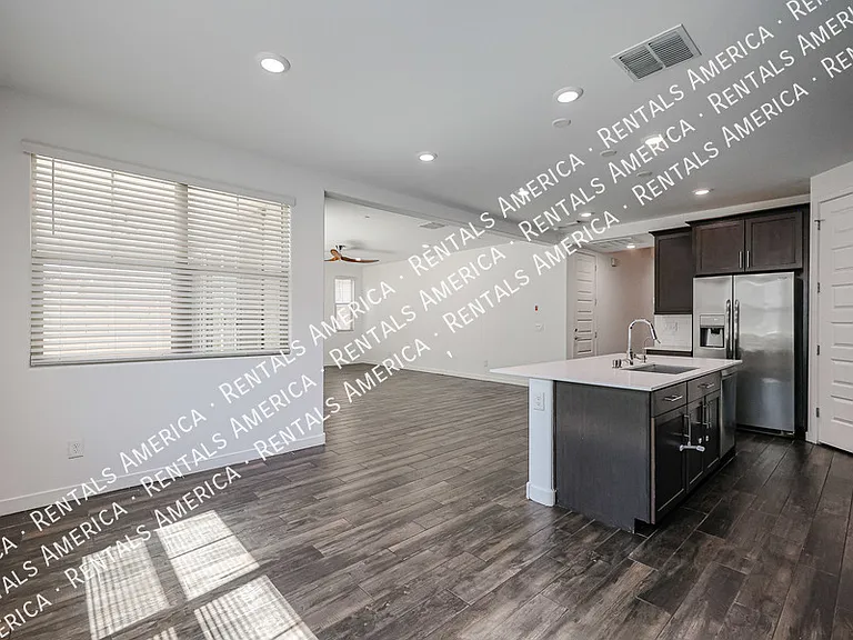 1051 E Armstrong Way — Photo 13
