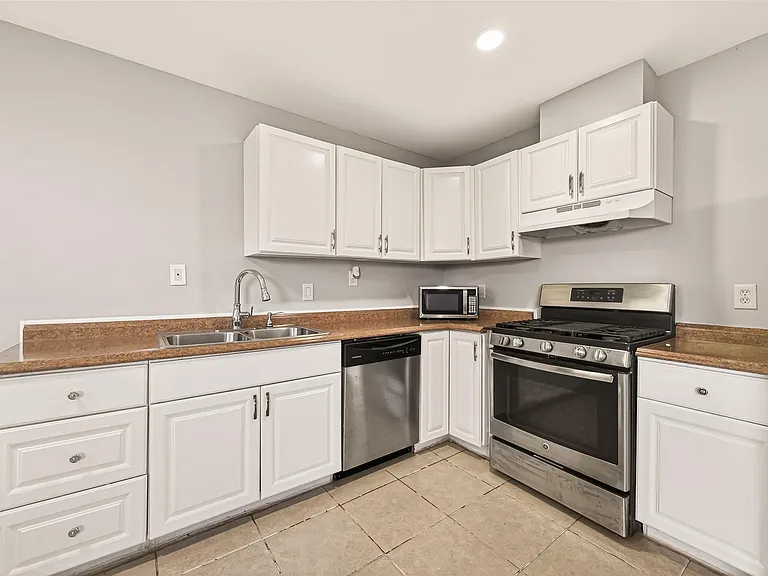 1529 Wirt Rd #1 — Photo 4