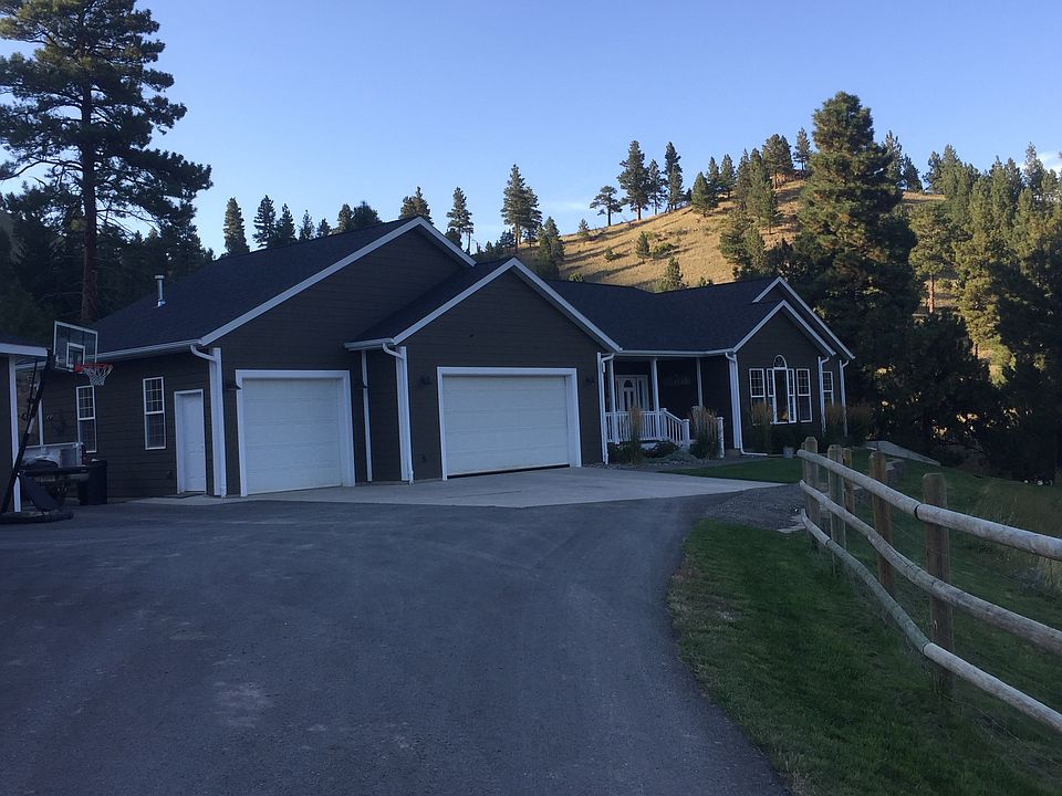 Front of house from driveway