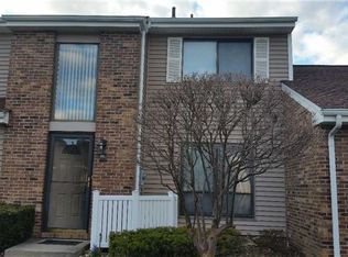15 W Pond Ct, Smithtown, NY 11787
